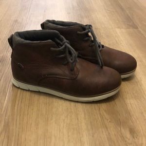 Kids brown boots